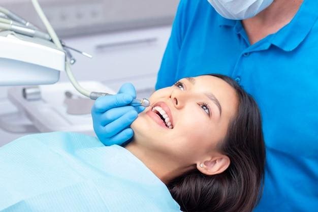 7 Tips for Maintaining Dental Health for a Bright and Confident Smile